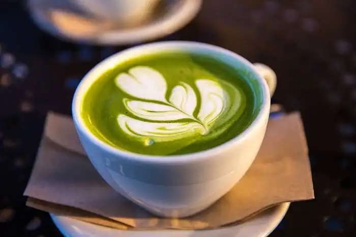 Ar esate girdėję apie japonišką matcha arbatą ar apie gėrimus su ja?
