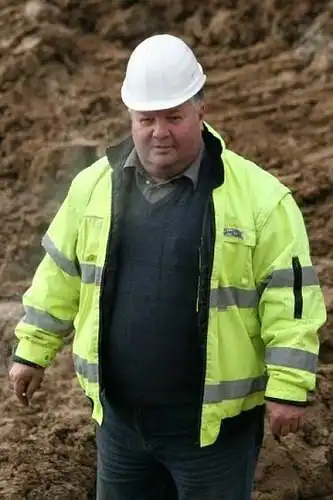 Kaip manote, kaip taisiklingai turėtų būti vadinamos šio žmogaus pareigos?