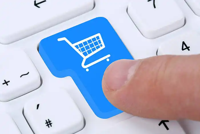 Rinkodaros tyrimas apie apsipirkimą internetinėse parduotuvėse/internetu