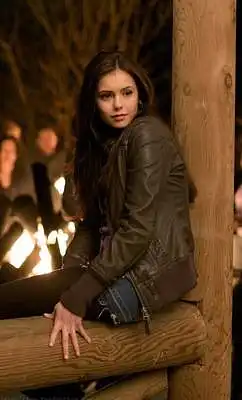 Iš Vampire Diaries-Kokia vampyrė buvo Elenos kopija?