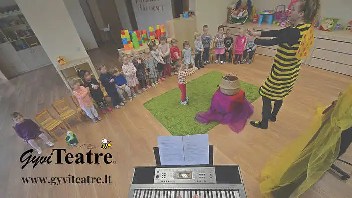 Kaip dažnai į vaikų darželį atvažiuoja teatras?