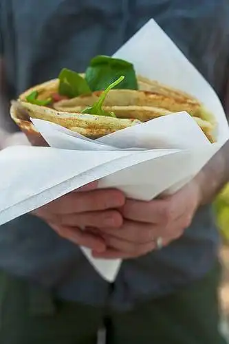 16. Kiek sumokėtumėte už tokią porciją blynų?
