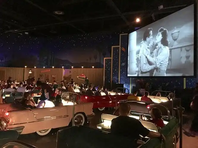 Jaunos lietuvių auditorijos santykis su populiariuoju nacionaliniu kinu 