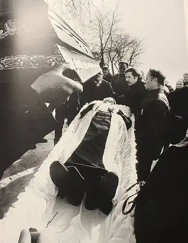 Kokias emocijas jums kelia A. Macijausko fotografija iš ciklo "Atmintis. 1969-2003"?