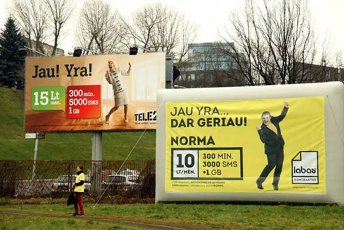 Kuris reklaminis stendas Jums patinka labiau ?
