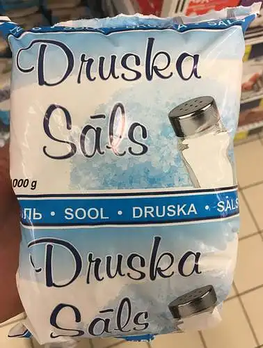 Smulki akmens druska 1 KG (garinta)