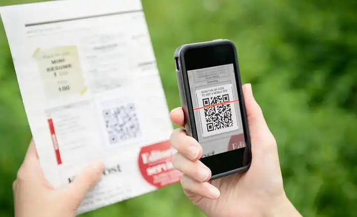 QR kodas (internetinės svetainės nuoroda, kurią nuskaito speciali aplikacija, įrašyta į mobilųjį telefoną, ir atidaro ją naršyklėje)