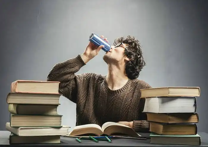 LSMU II-III kursų studentų energijos šaltinių pasirinkimai mokymosi laikotarpiu