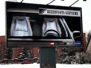 4. a) Socialinė reklama prieš vairavimą išgėrus (Lietuvoje sukurta reklama)