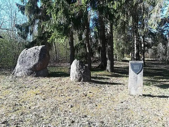 Akmenys "Mukolas su Mukoliuku"