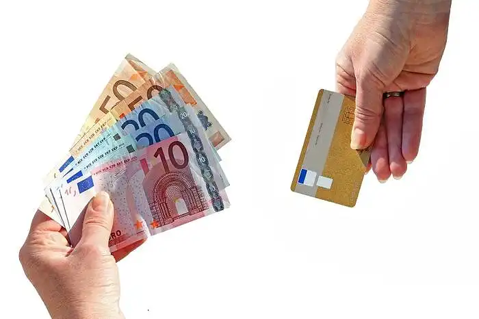 Credit cards are more convenient to use than cash