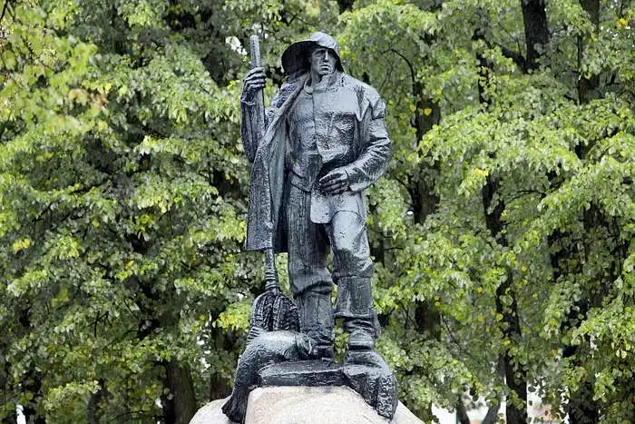 Kaip vertinate sovietmečiu pastatytą Žvejo skulptūrą?