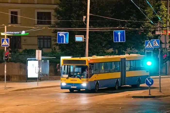 Ar dažai tenka naudotis viešuoju transportu?