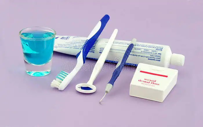 1. Jūsų nuomone, kaip reikėtų prižiūrėti burnos ertmę nėštumo metu?