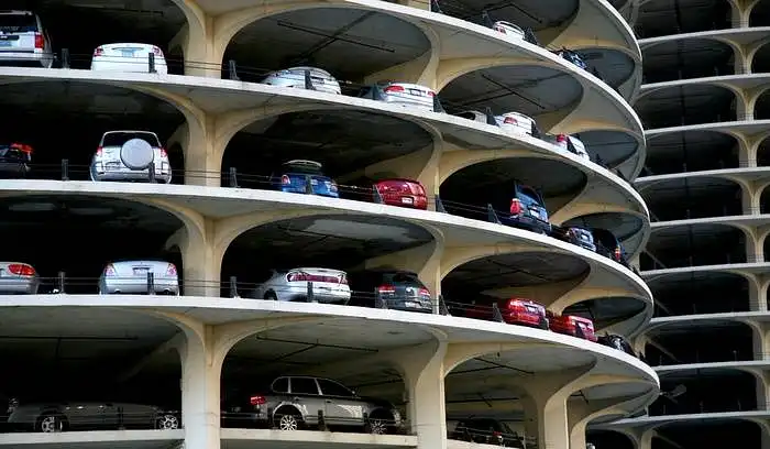 Daugiaaukštės automobilių stovėjimo aikštelės Kauno miesto centre projektavimo principai