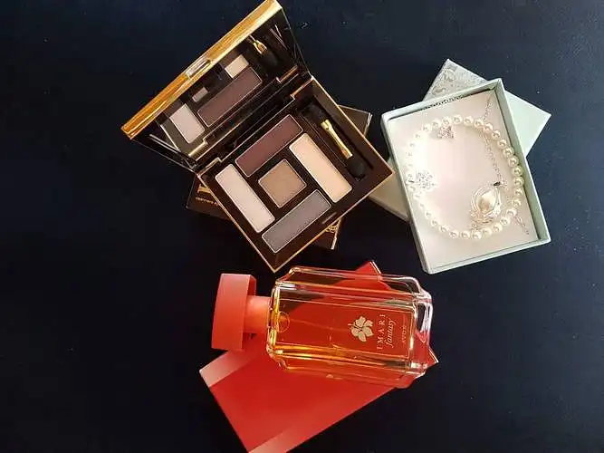 Ar jus esate Avon konsultantas?
