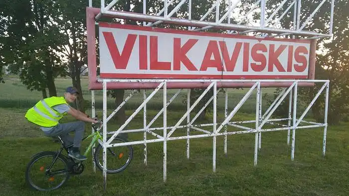 8. Kokią profesiją pasirinktumėt jeigu jums būtų suteikta dirbti tik šios: