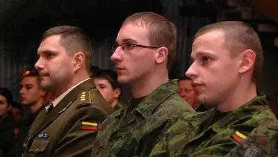 Kaip moksleiviai vertina Krašto apsaugos savanorių pajėgas?