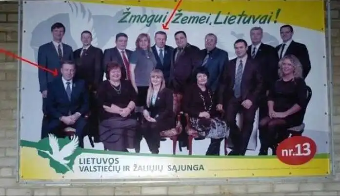 13) Reklamoje pateikiamas tas pats žmogus dvejose vietose: