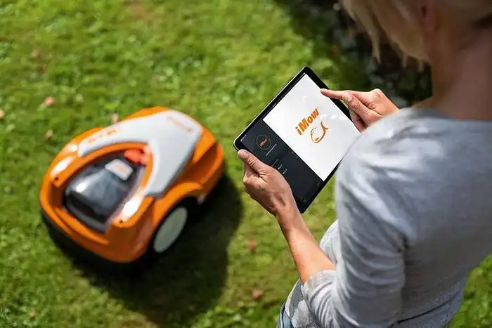 Kodėl nekeičiate įprastos žoliapjovės į žoliapjovę robotą (jeigu vis dar turite įprastą žoliapjovę)?