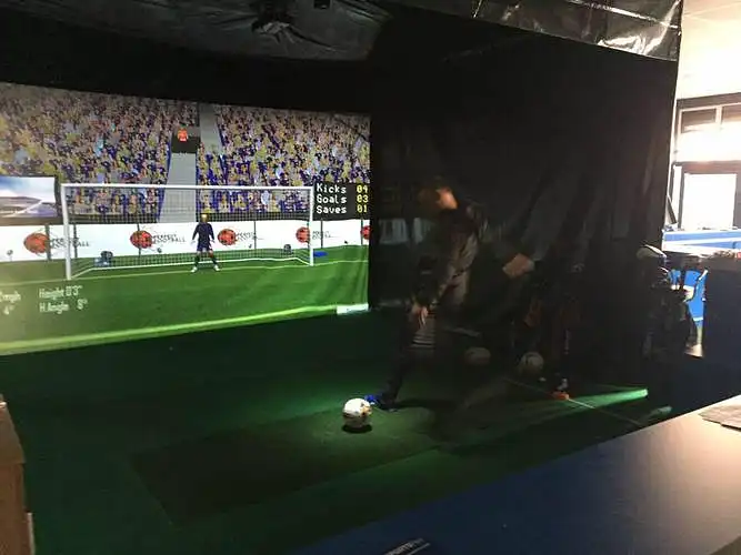Ar Jūs norėtumėte žaisti PC ar PS4 žaidimus tokio dydžio ekrane?