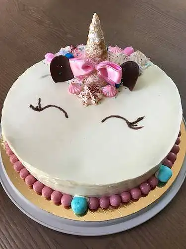 Kiek sutiktumėte daugiausiai sumokėti už šį tortą? (medaus biskvito sluoksniai su mascarpone - jogurto kremu ir avietėmis bei šilauogėmis) Svoris: 2,5 kg