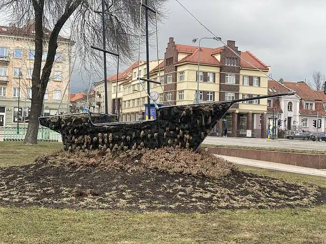 Klaipėdos Atgimimo aikštės "Laivelis"