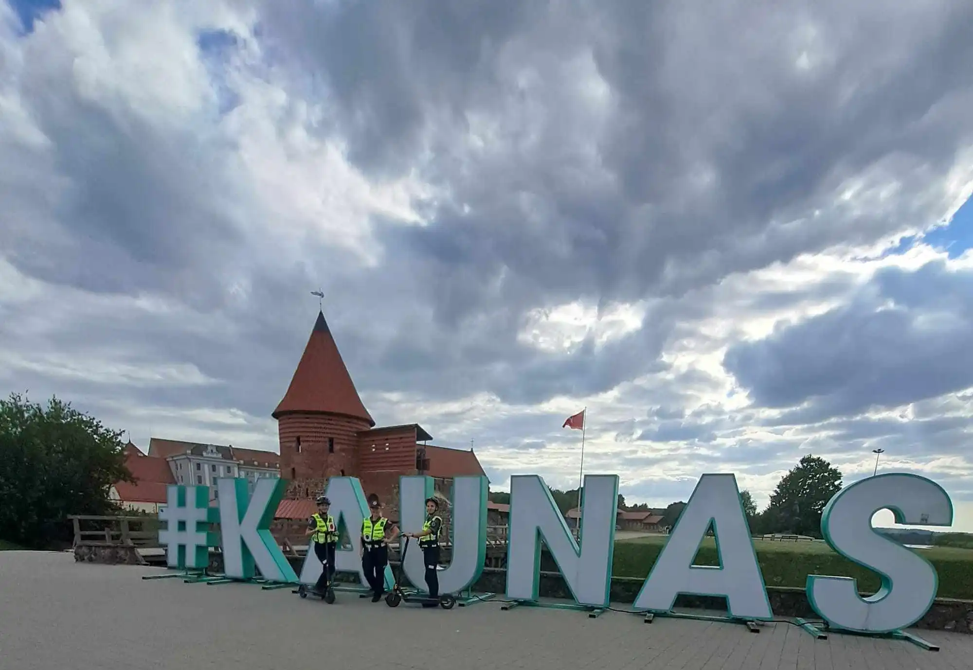 Kauno apskrities vyriausiojo policijos komisariato Kauno miesto Nemuno policijos komisariato prižiūrimų teritorijų (Centro, Aleksoto, Šančių, Panemunės, Petrašiūnų sen.) gyventojų saugumo apklausa