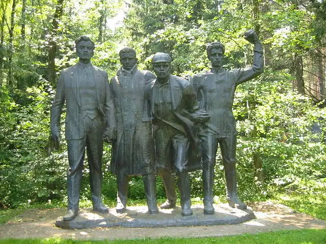 Lietuvos gyventojų požiūris į sovietmečio skulptūrų muziejų ,,Grūto Parkas“