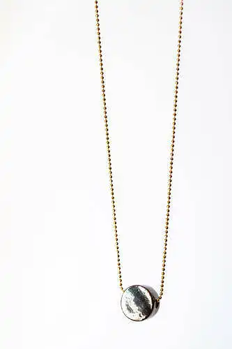 9. Do you like this necklace?