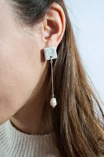 7. Do you like these earrings?