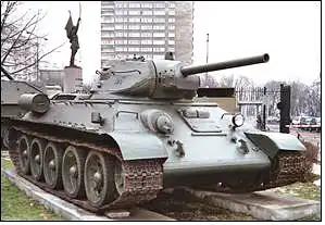 36. Kuris žymus SSRS tankas pavaizduotas?