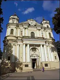 8. Koks šios Vilniaus bažnyčios architektūros stilius?