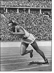 31. Kas šis žmogus – sporto legenda, dalyvavęs 1936 m. Olimpinėse žaidynėse?